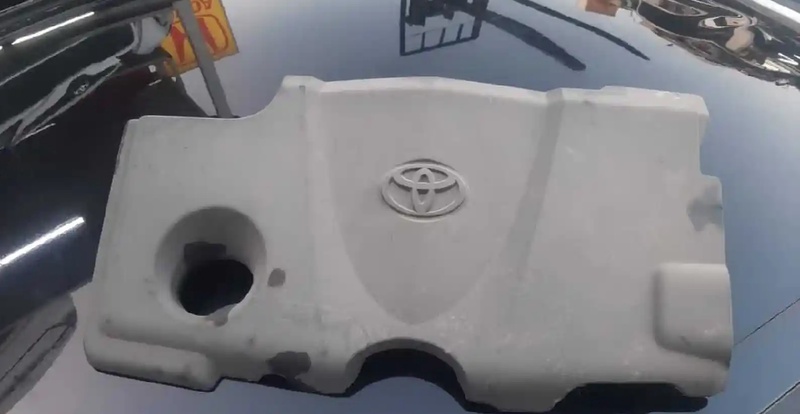 Крышка декоративная Toyota Camry